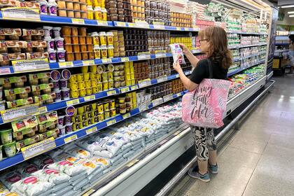La leche mostró un incremento interanual del 50% en el poder de compra, equivalente a 293 sachets adicionales